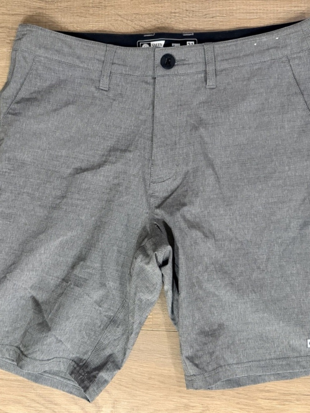 Salty Crew Mens Hybrid Cargo Shorts Gray Flat Front Stretch Mid Rise 31